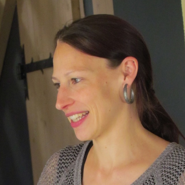 Véronique DHUYVETTER